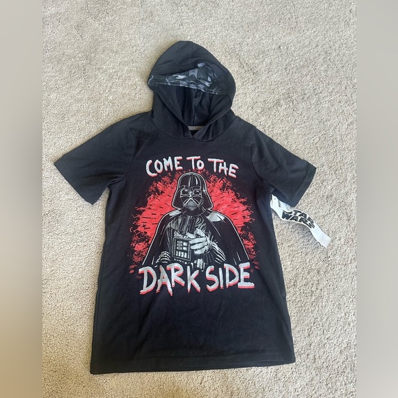 Boys Star Wars Darth Vader hooded shirt 7 nwt - Picture 1 of 3